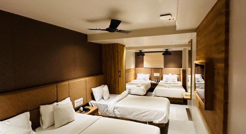 Superior Room at Hotel Amber Paramount