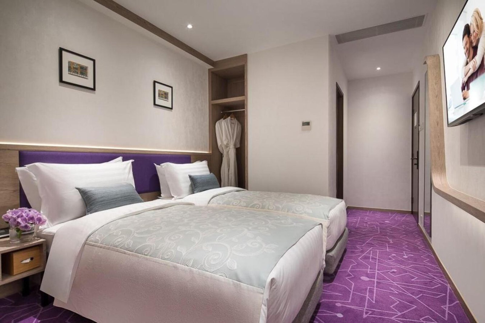Standard Room at Burlington Hotel