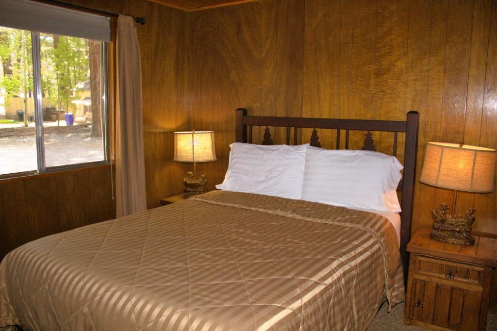 Suite at Cobblestone Hotel & Suites