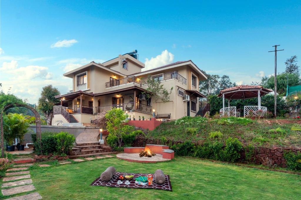 Courtyard Villa Hotel