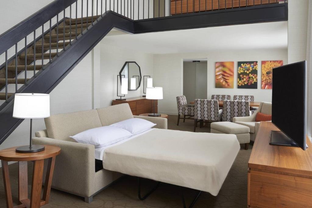 Executive Suite at Delta Hotels by Marriott Toronto Airport