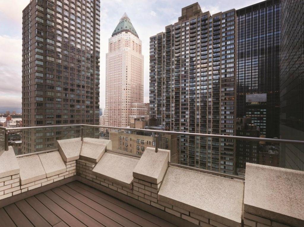 Hotel Edison Times Square exterior view