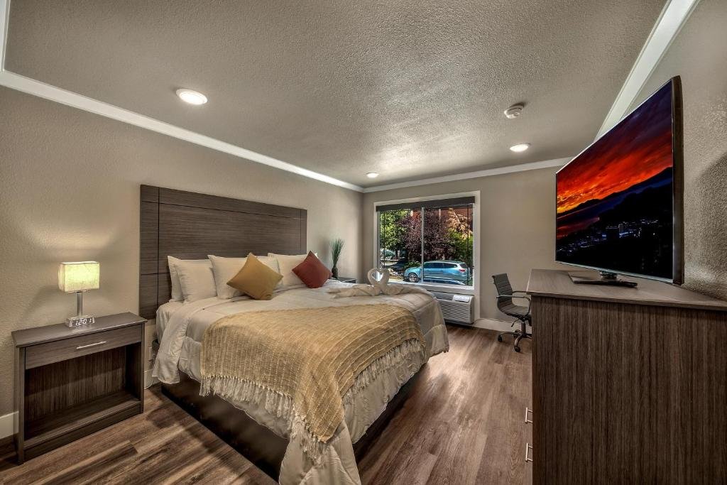Suite at The Elet Hotel