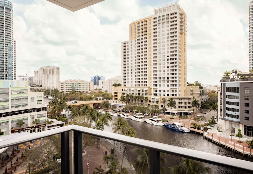 Flow Fort Lauderdale Hotel exterior view