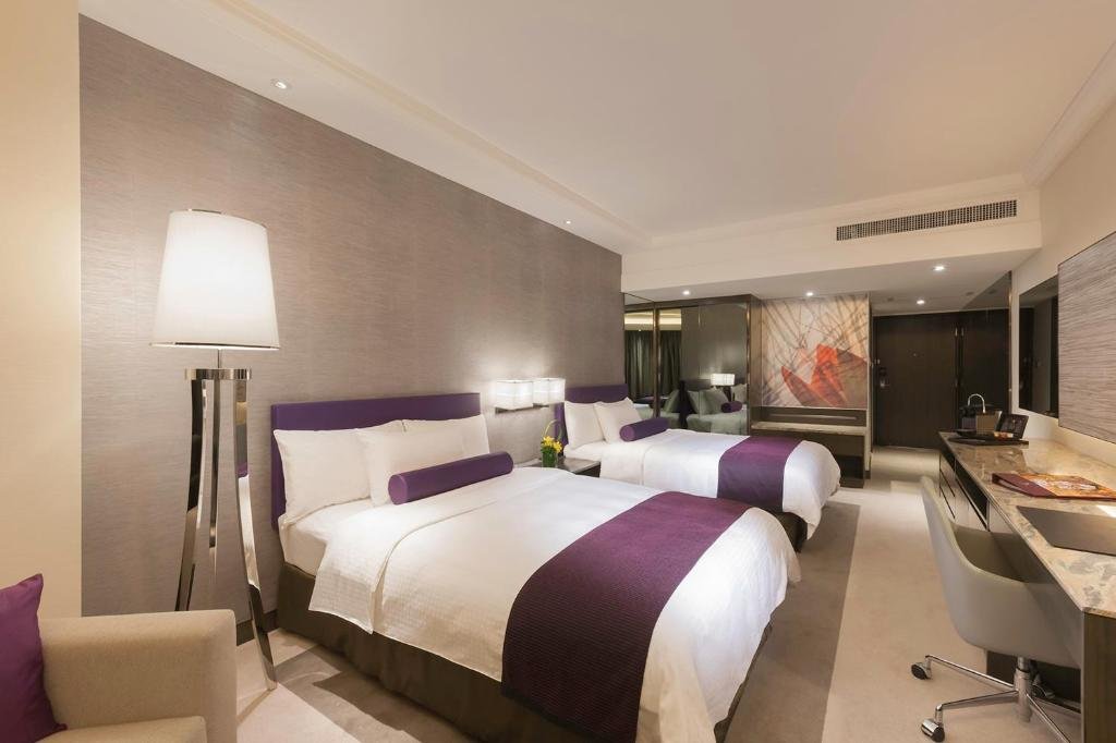 Premier Suite at Gateway Hotel, Marco Polo