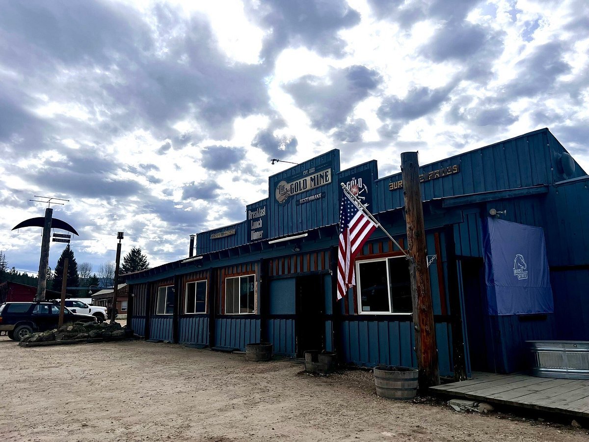 The Gold Mine Hotel Cabins