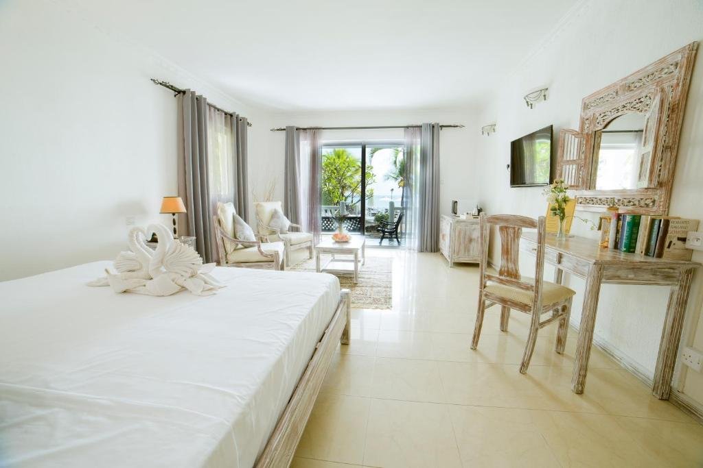 Guest Room at Hibiscus Boutique