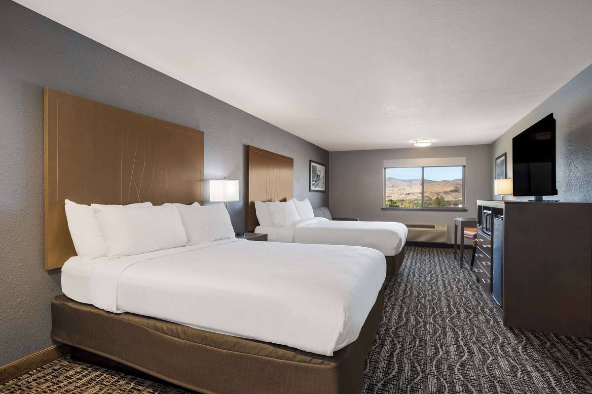 Guest Room at Hotel 28 Boise Airport