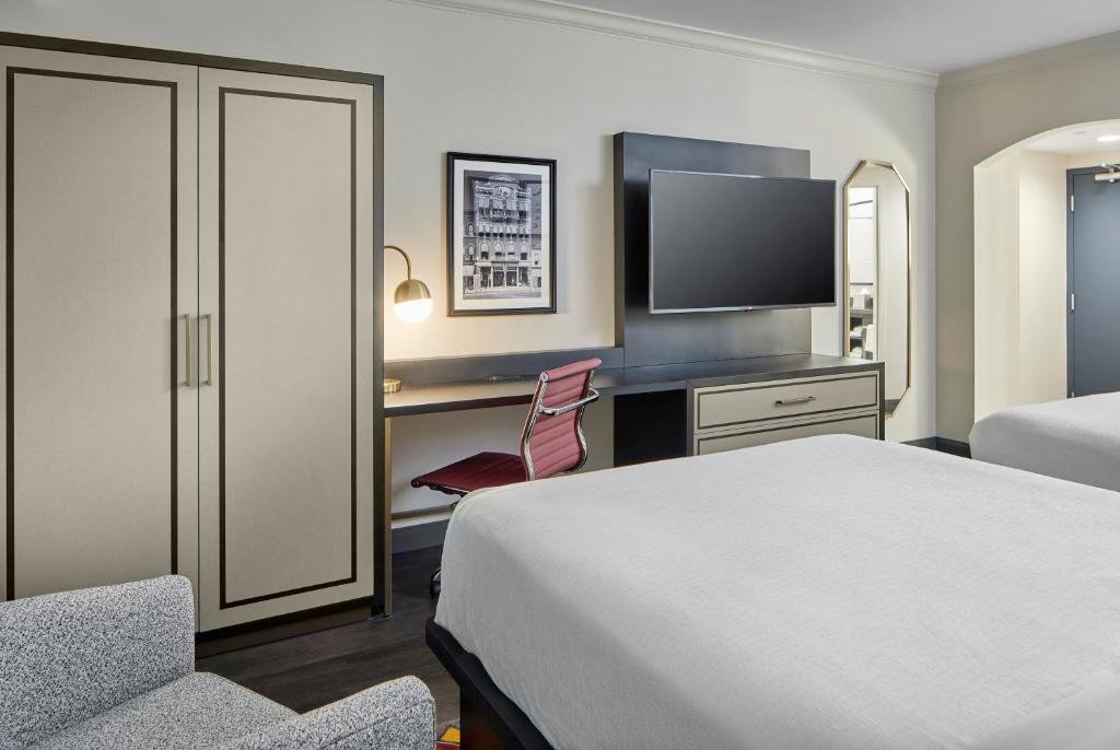 Suite at Hotel Indigo Cleveland