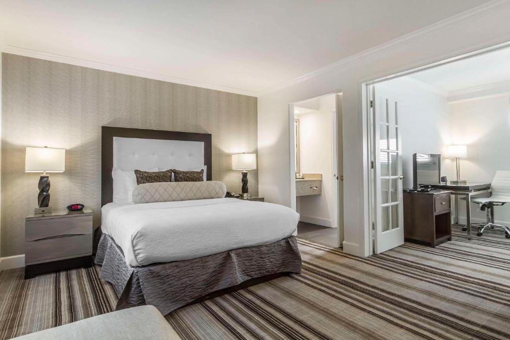 Guest Room at Inn Off Capitol Park