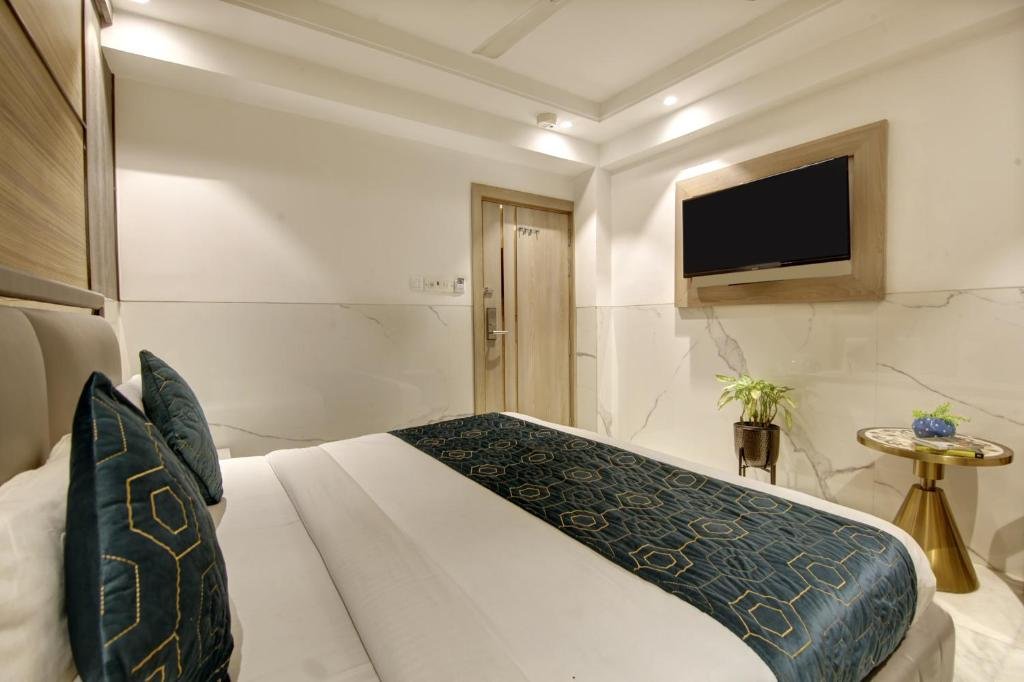 Deluxe Room at Hotel International Inn