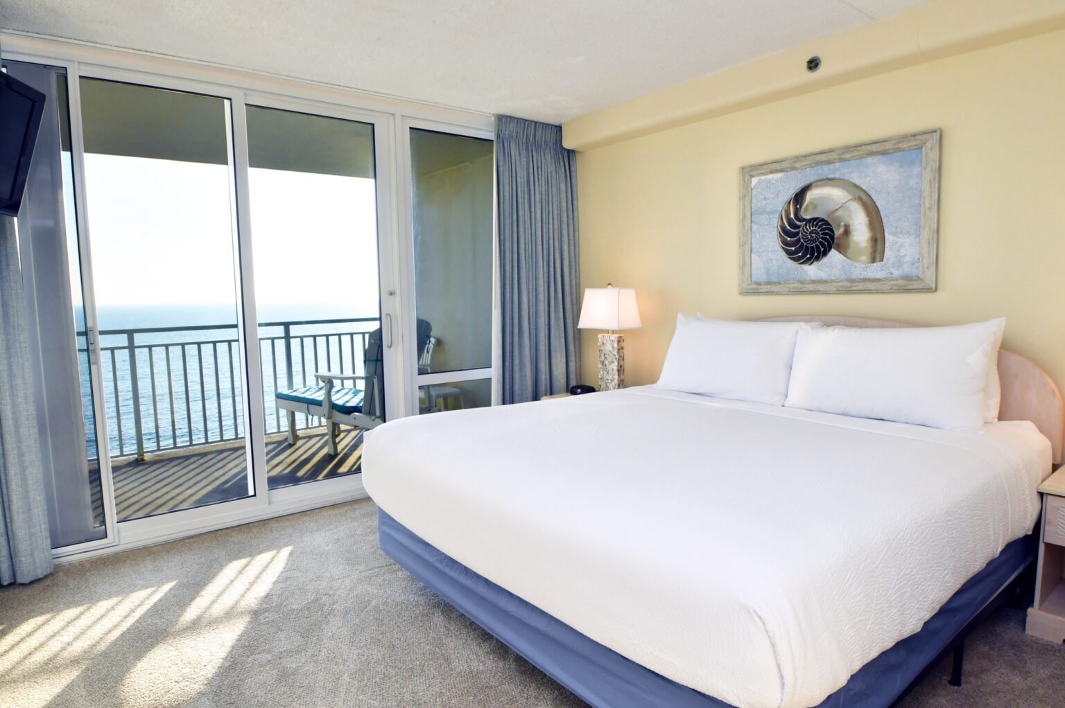 Deluxe Suite at Marathon Hotel