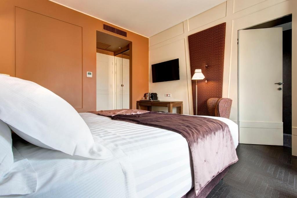 Junior Suite at Hotel Mascagni Rome