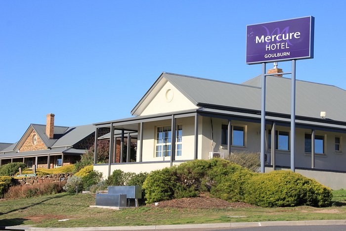 Mercure Goulburn exterior view