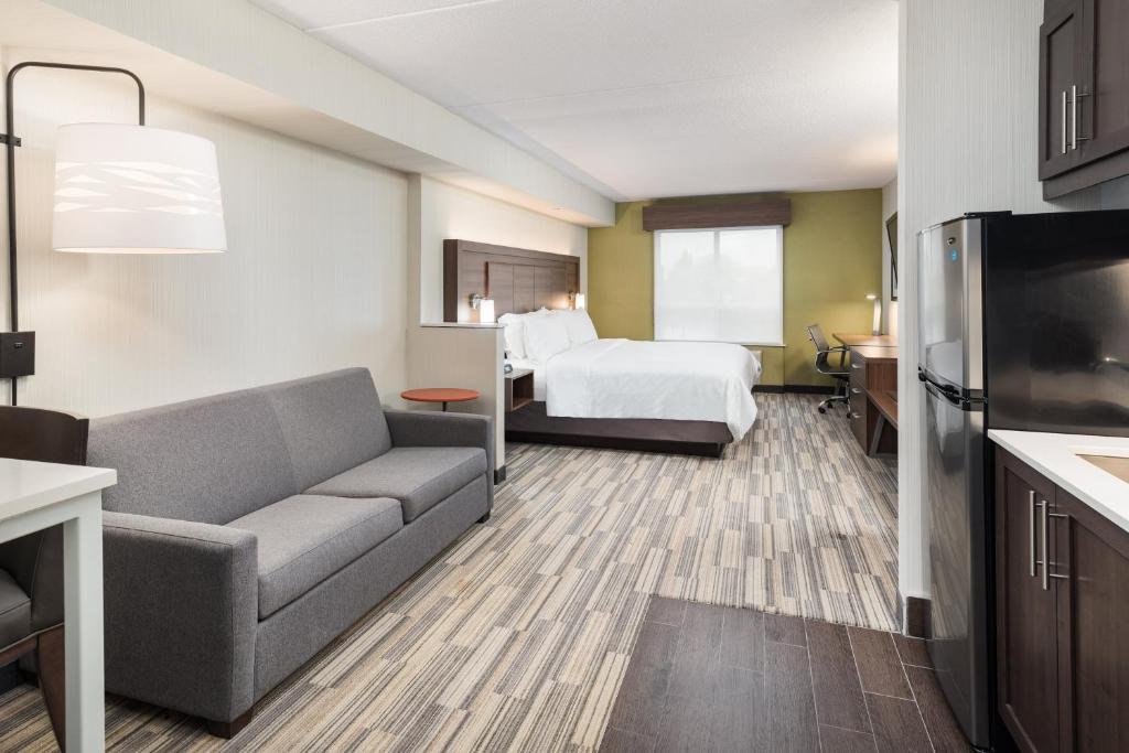 Standard Room at Holiday Inn Express Milton
