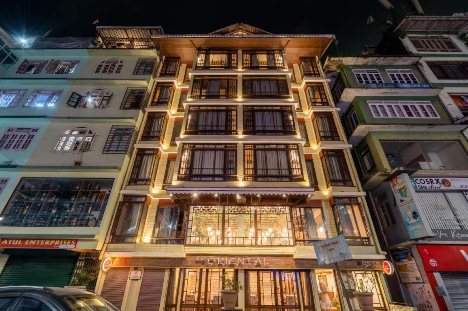 Oriental Pearl Budget Hotel exterior view