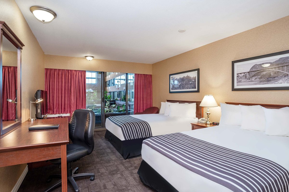 Lakeview Room at Coast Osoyoos Beach Hotel
