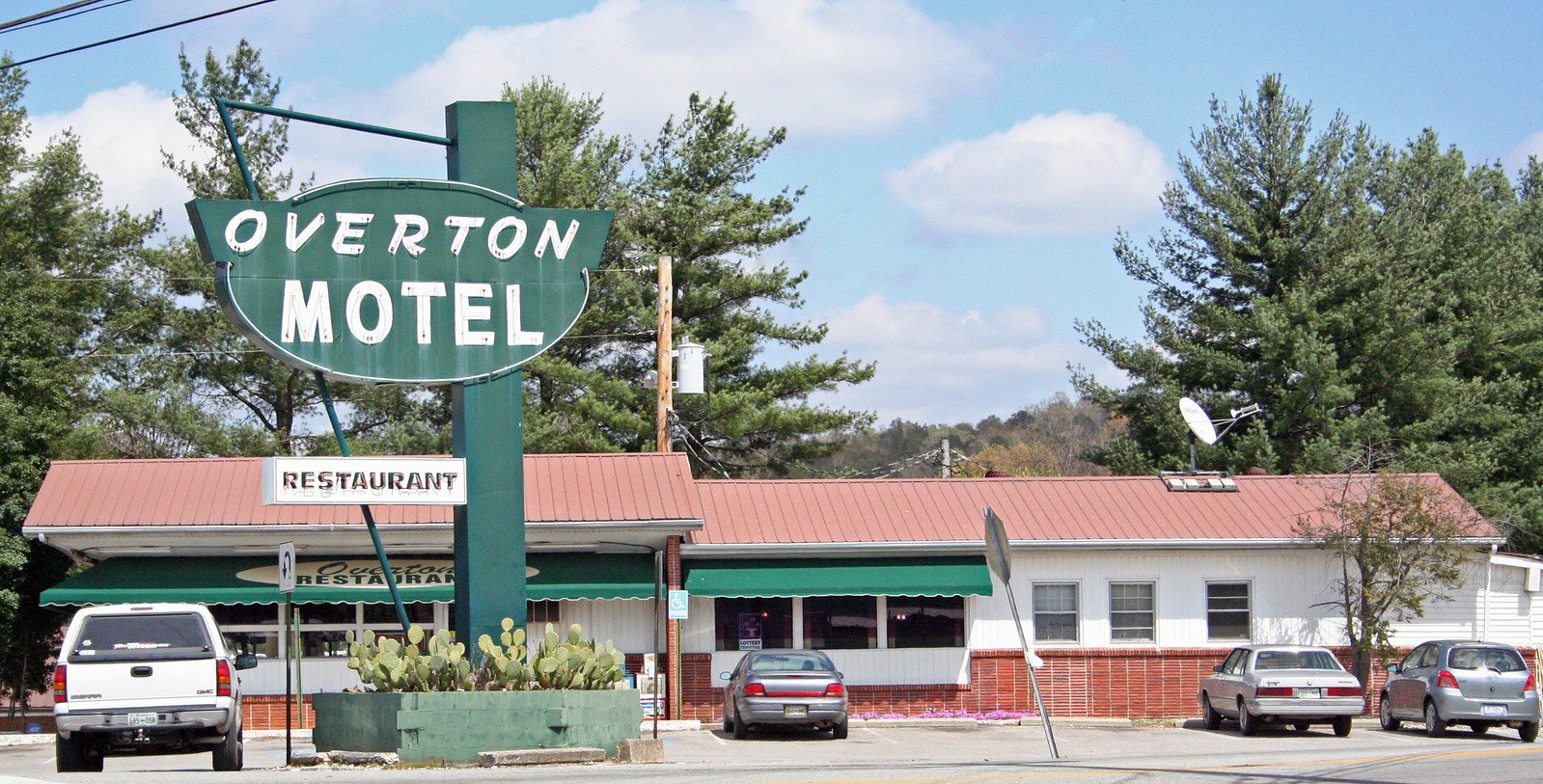 Overton Motel exterior view
