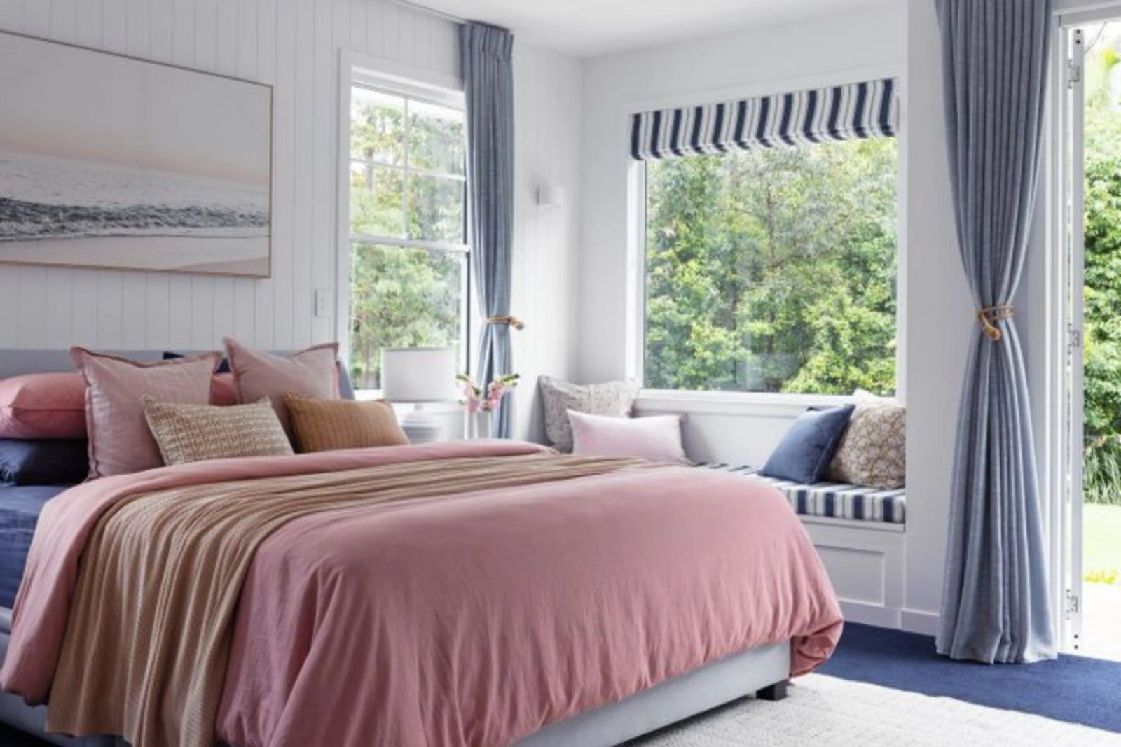 Guest Room at Phoenix Park Hotel