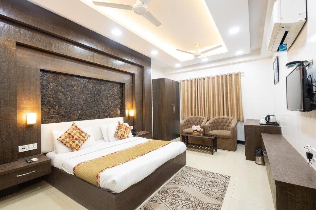 Deluxe Room at Hotel Red Castle