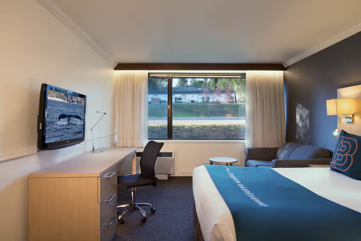 Deluxe Suite at Hotel Ruby Foo's