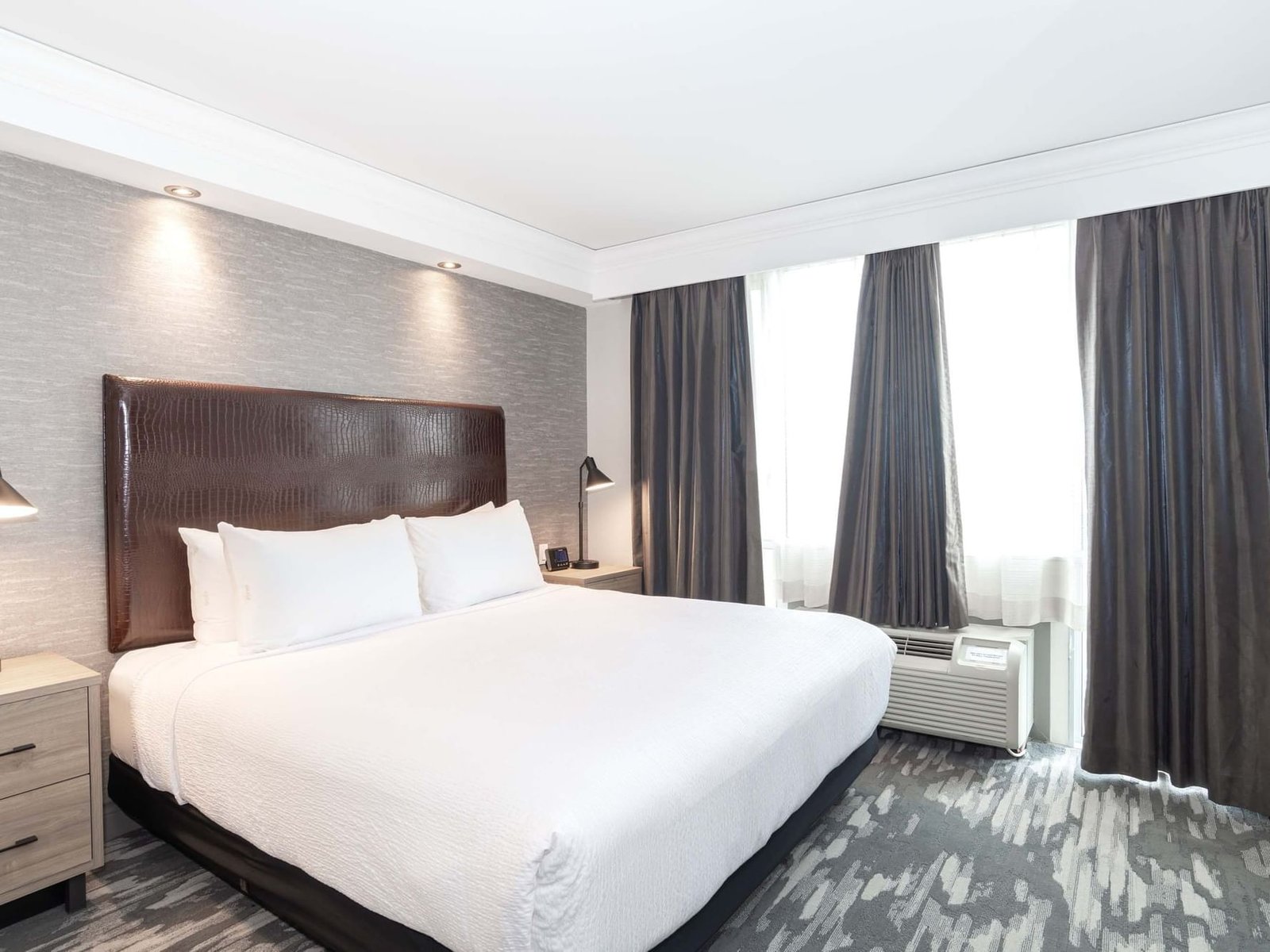 Signature Suite at Sandman Signature Toronto Airport Hotel