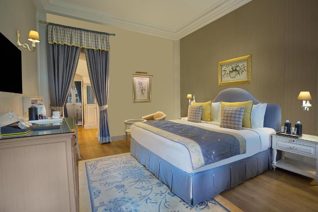 Superior Room at Savoy Hotel