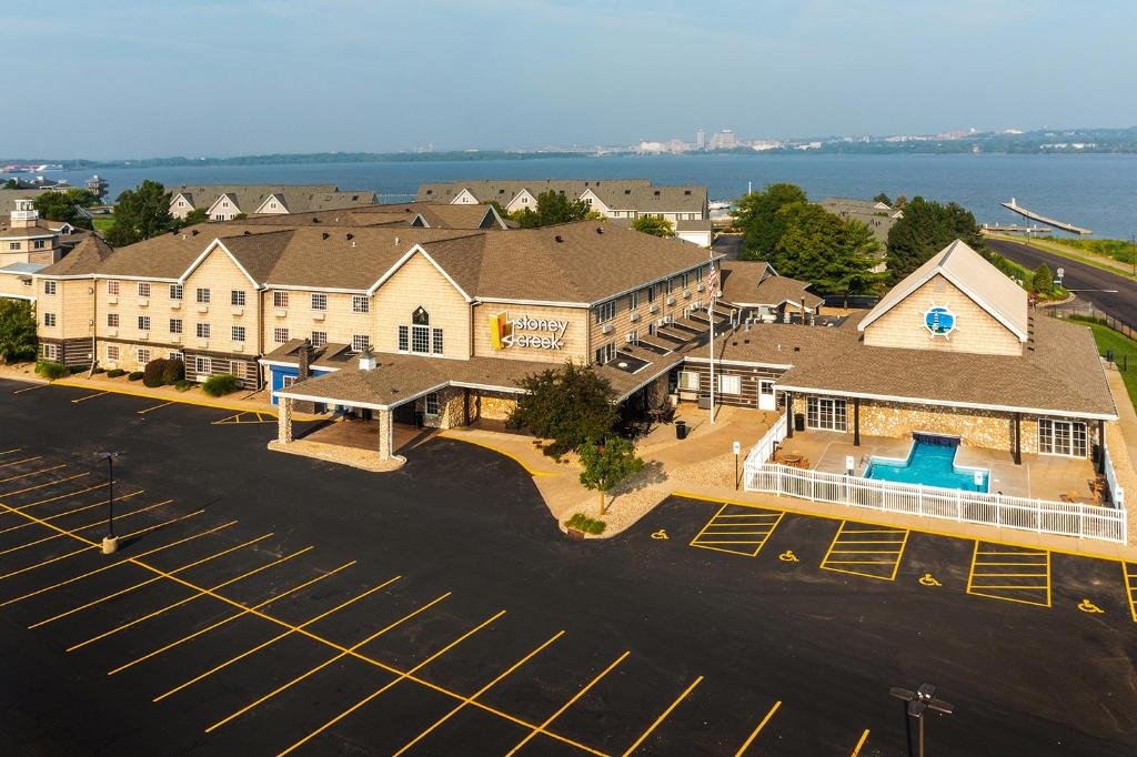 Stoney Creek Hotel Peoria exterior view