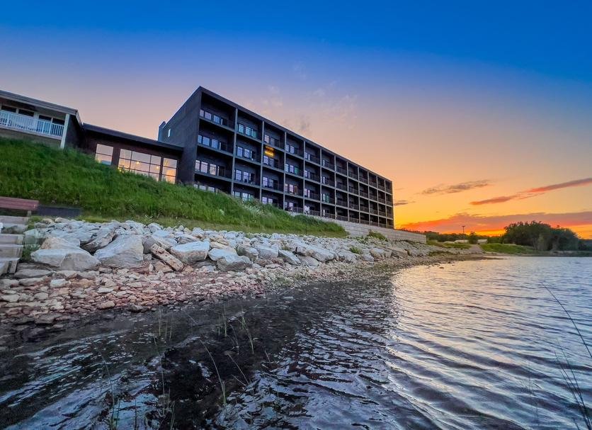 Terrace Bay Hotel - Lakefront