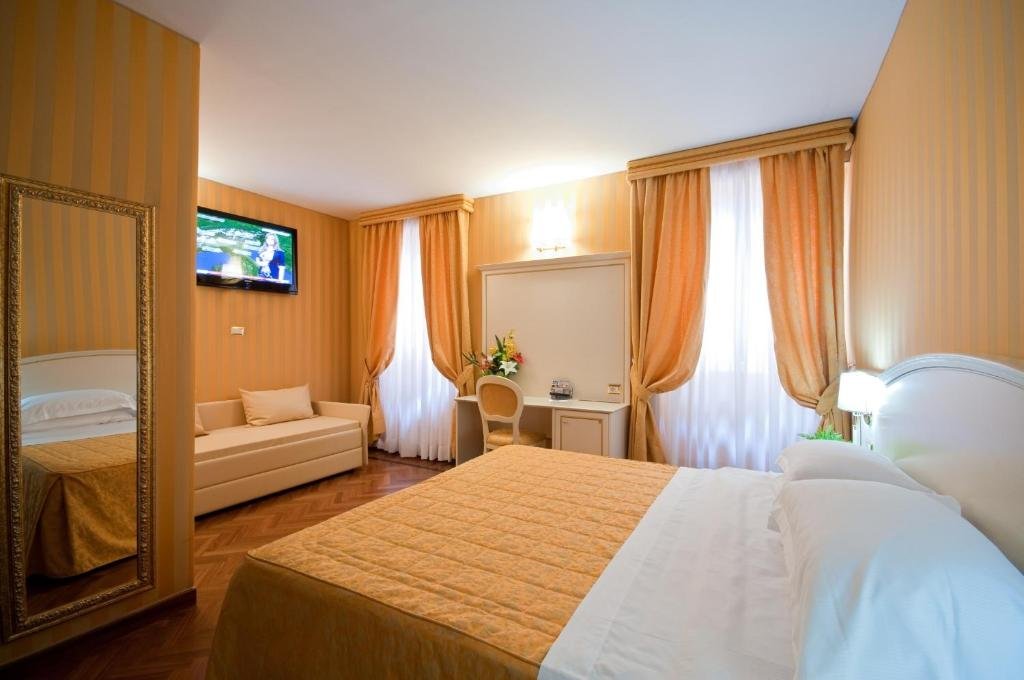 Lobby at Trevi 41 Hotel Roma