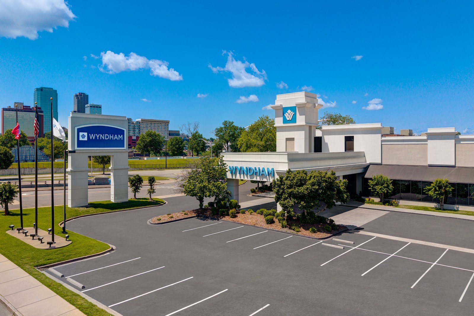 Wyndham Riverfront Hotel